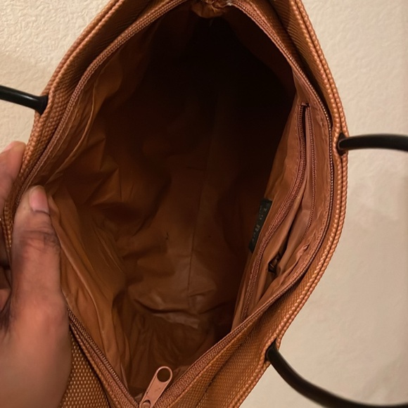 La Rue please check all picture of condition - Picture 13 of 17